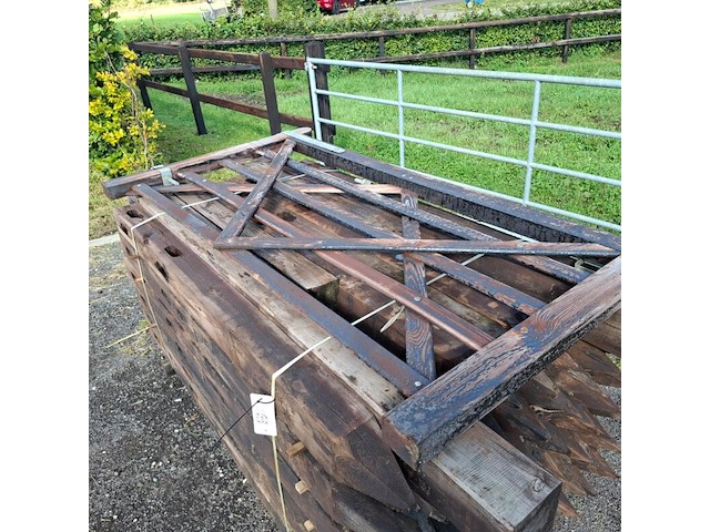 Ca. 120 meter omheining met enkele poort - afbeelding 4 van  13