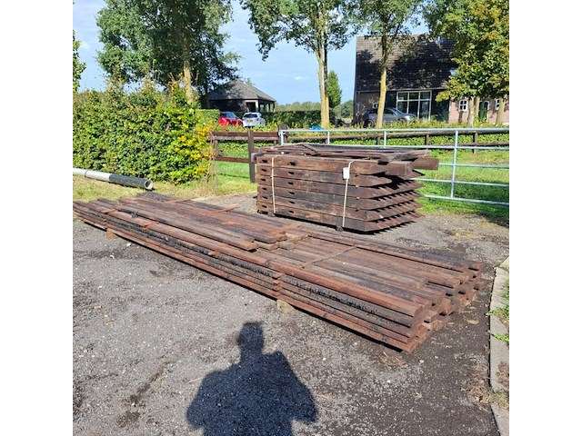 Ca. 120 meter omheining met enkele poort - afbeelding 1 van  13