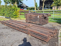 Ca. 120 meter omheining met enkele poort
