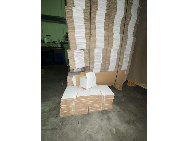 Ca. 1200x verzenddoosjes 13x12x10cm, wit - afbeelding 3 van  4