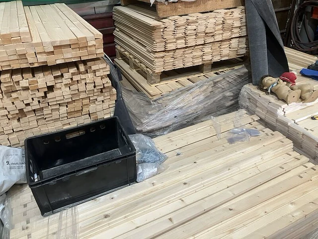 Ca. 120x bouwpakketten tuinhuisjes - afbeelding 5 van  13