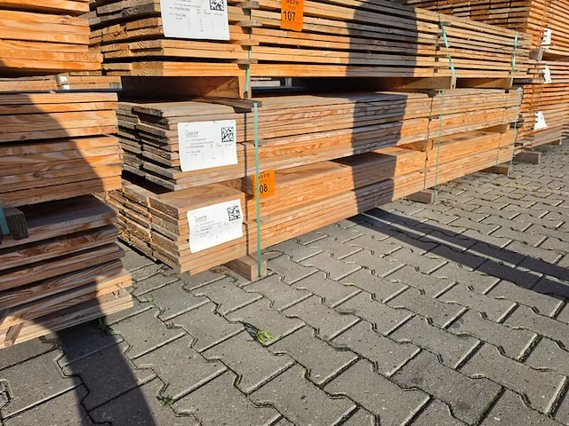 Ca. 120x douglas planken fijnbezaagd, 18x200mm, lengte 300cm - afbeelding 4 van  4