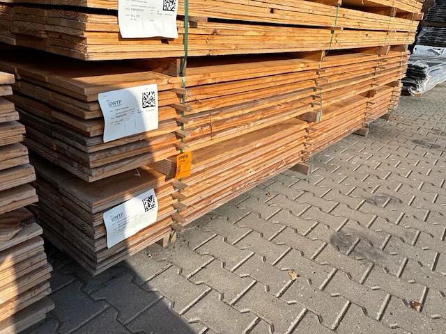 Ca. 120x douglas planken fijnbezaagd, 18x200mm, lengte 400cm - afbeelding 4 van  4