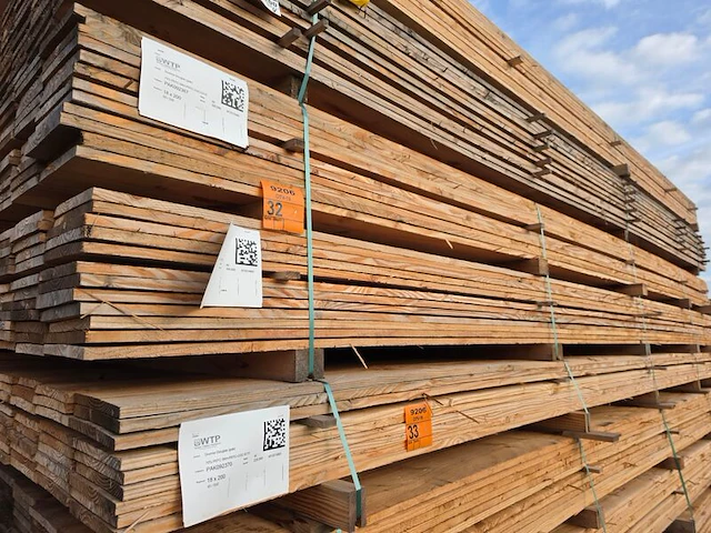 Ca. 120x douglas planken fijnbezaagd, 18x200mm, lengte 500cm - afbeelding 4 van  4
