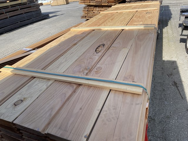 Ca. 120x douglas wisselsponning/halfhoutsrabat, 18x190mm, lengte 400cm - afbeelding 1 van  3