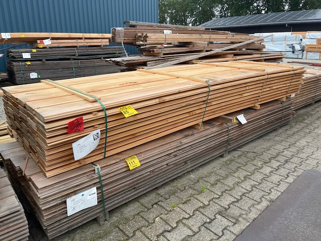 Ca. 120x douglas wisselsponning/halfhoutsrabat, 18x190mm, lengte 400cm - afbeelding 2 van  3