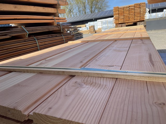 Ca. 120x douglas wisselsponning/halfhoutsrabat, 18x190mm, lengte 500cm - afbeelding 1 van  3