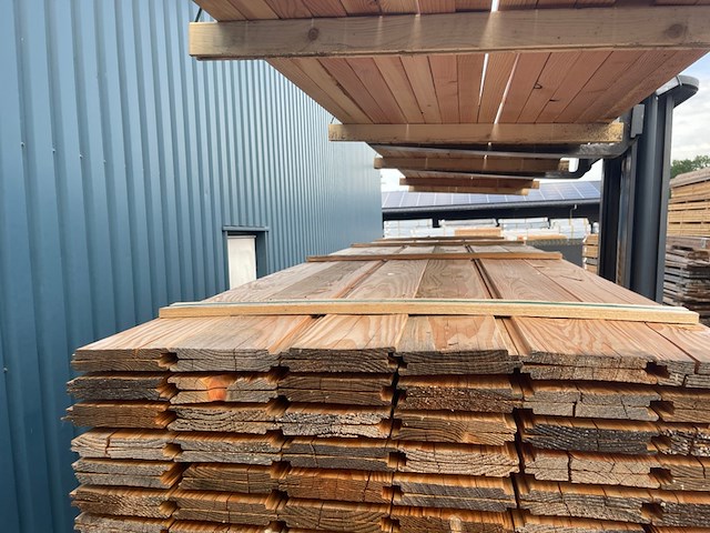 Ca. 120x douglas wisselsponning/halfhoutsrabat, 18x190mm, lengte 500cm - afbeelding 1 van  3