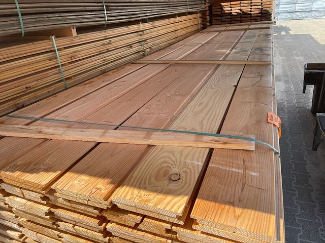 Ca. 120x douglas wisselsponning/halfhoutsrabat, 18x190mm, lengte 500cm - afbeelding 1 van  3