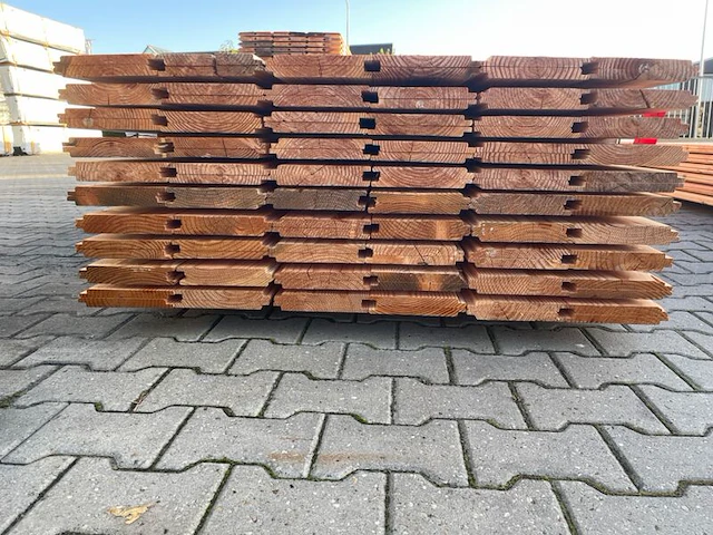 Ca. 120x douglas wisselsponning/halfhoutsrabat, 18x190mm, lengte 500cm - afbeelding 2 van  3