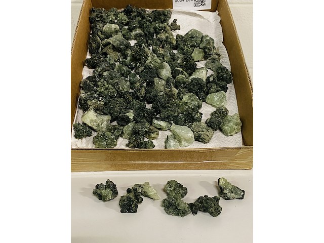 Ca. 121x prehniet brokjes - afbeelding 1 van  5