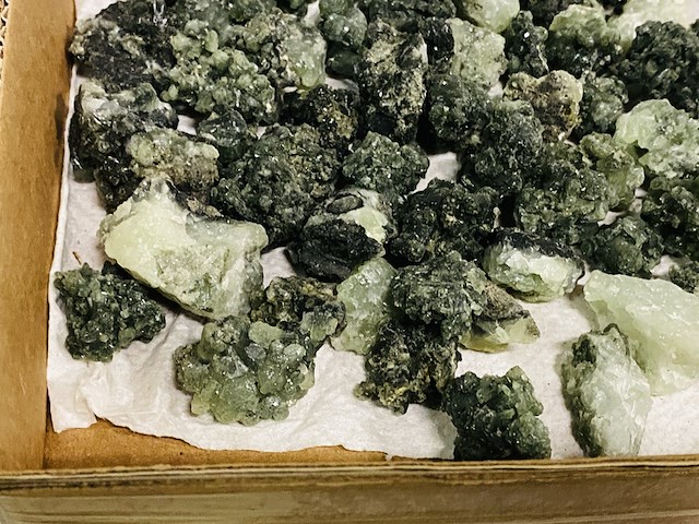 Ca. 121x prehniet brokjes - afbeelding 3 van  5