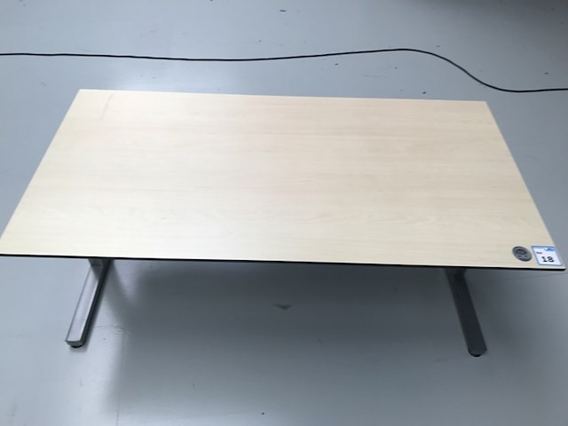 Ca. 122x bureau, ahrend, lichte houtkleur - afbeelding 2 van  11