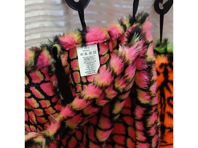 Ca. 122x carnaval feestkleding neon - afbeelding 4 van  5