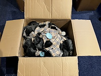 Ca. 122x mutsen, dan carol + overig, geruit - afbeelding 1 van  4