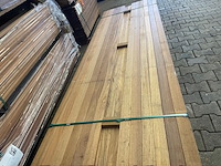 Ca. 124x guyana teak planken geschaafd, 27x70mm, lengte 305cm - afbeelding 1 van  3
