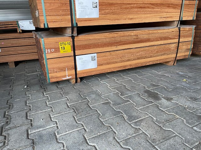 Ca. 126x angelim pedra onderligger geschaafd, 45x68mm, lengte 190cm - afbeelding 4 van  4