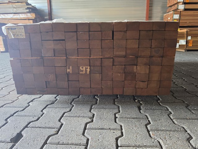 Ca. 126x angelim pedra onderliggers geschaafd, 45x68mm, lengte 190cm - afbeelding 3 van  3