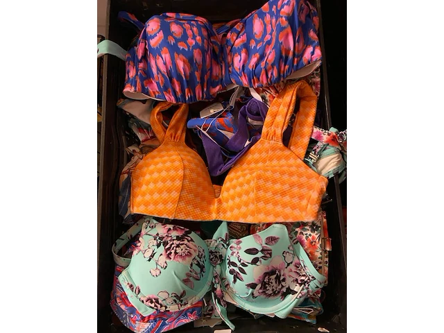 Ca. 126x badmode, bikinibroekjes en -topjes, cyell, beachlife, freya etc. - afbeelding 1 van  2