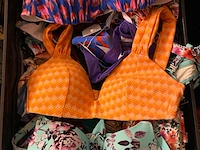 Ca. 126x badmode, bikinibroekjes en -topjes, cyell, beachlife, freya etc.