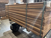 Ca. 126x guyana teak planken geschaafd, 25x145mm, lengte 155cm - afbeelding 2 van  3