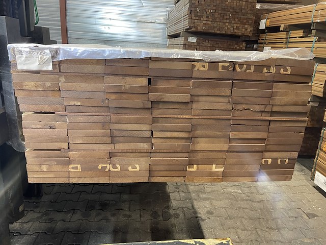 Ca. 126x guyana teak planken geschaafd, 25x145mm, lengte 155cm - afbeelding 3 van  3