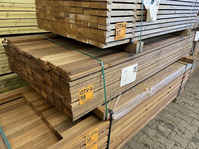 Ca. 126x guyana teak planken geschaafd, 25x90mm, lengte 215cm - afbeelding 4 van  4