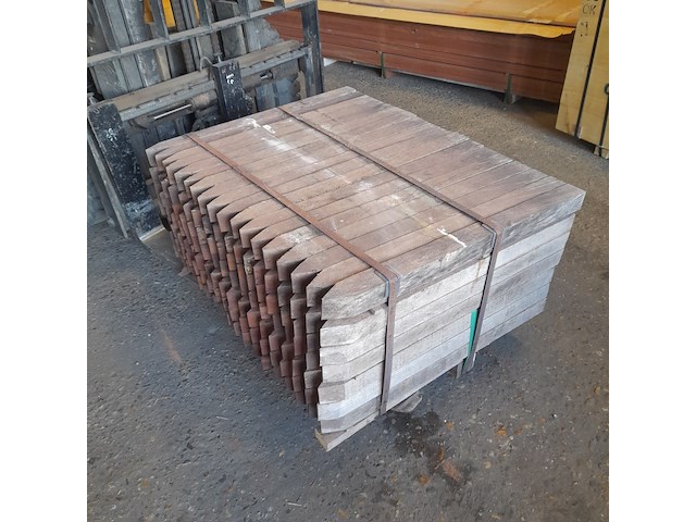Ca. 126x hardhouten paal, 5 x 5 x 75 cm - afbeelding 1 van  3