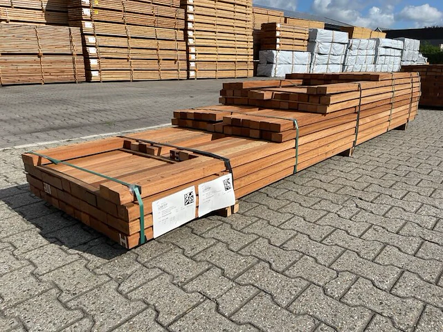 Ca. 128x angelim pedra onderliggers geschaafd, 45x68mm, lengte 21/150cm, 32/250cm, 25/300cm, 7/350cm, 43/400cm - afbeelding 2 van  3