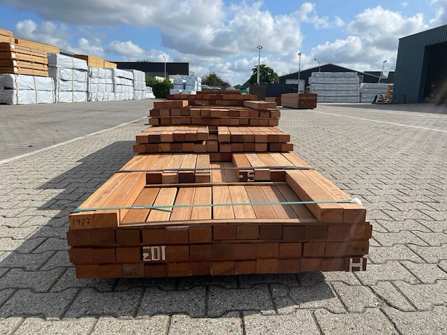 Ca. 128x angelim pedra onderliggers geschaafd, 45x68mm, lengte 21/150cm, 32/250cm, 25/300cm, 7/350cm, 43/400cm - afbeelding 3 van  3