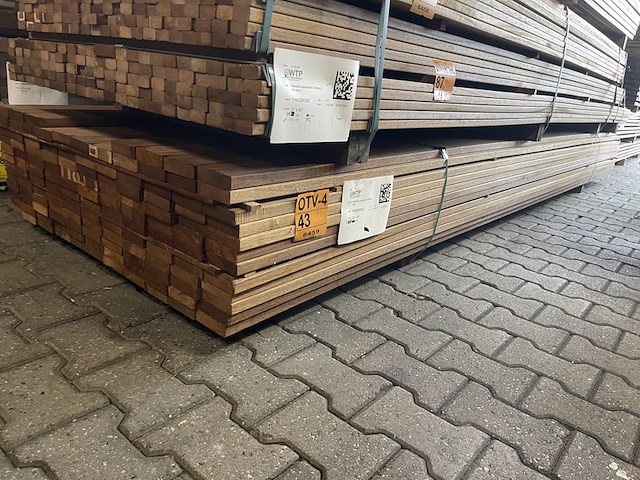 Ca. 128x guyana teak planken geschaafd, 25x90mm, lengte 395cm - afbeelding 4 van  4