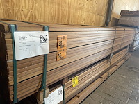 Ca. 129x guyana teak planken geschaafd, 27x40mm, lengte 395cm - afbeelding 2 van  3