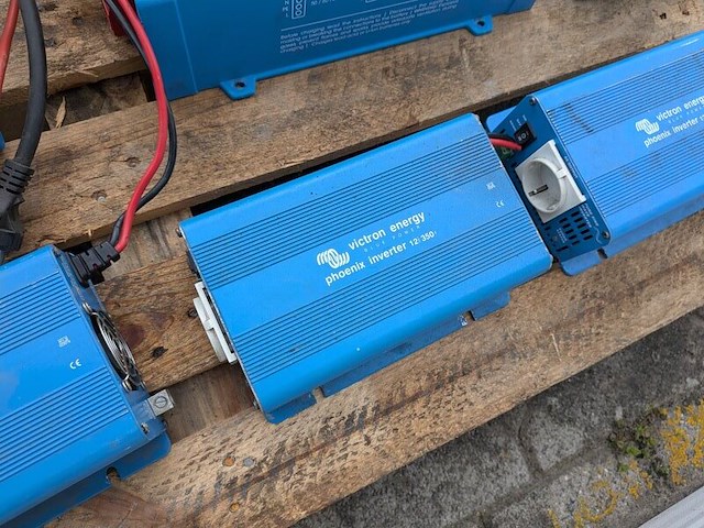 Ca. 12x acculaders en omvormers, victron energy - afbeelding 2 van  16