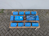 Ca. 12x acculaders en omvormers, victron energy - afbeelding 1 van  16