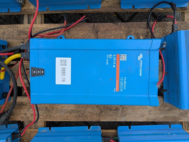 Ca. 12x acculaders en omvormers, victron energy - afbeelding 10 van  16