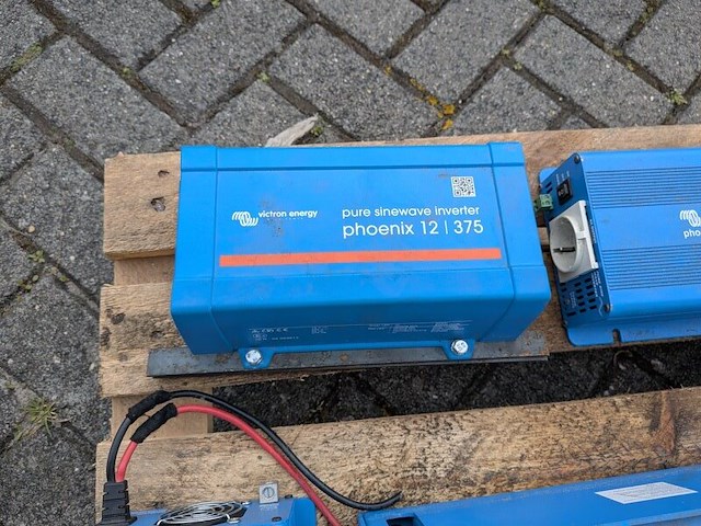 Ca. 12x acculaders en omvormers, victron energy - afbeelding 12 van  16