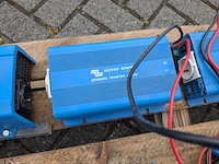 Ca. 12x acculaders en omvormers, victron energy - afbeelding 13 van  16
