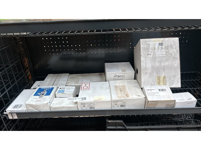 Ca. 12x badkameraccesoires, w.o. keuco, sphinx - afbeelding 1 van  7