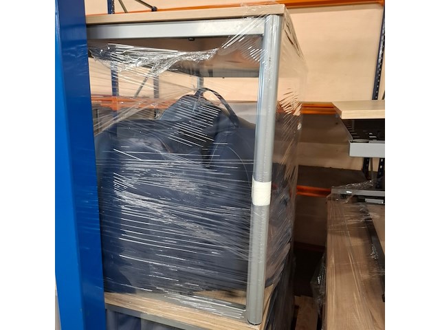Ca. 12x bureau en 4x vergadertafel, o.a. gispen - afbeelding 5 van  6