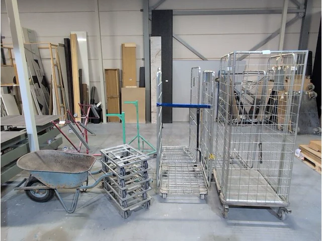 Ca. 12x divers magazijninventaris - afbeelding 1 van  7
