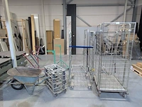 Ca. 12x divers magazijninventaris