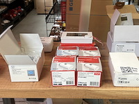 Ca. 12x diversen thermostaten, panasonic, remeha, honeywell - afbeelding 1 van  9