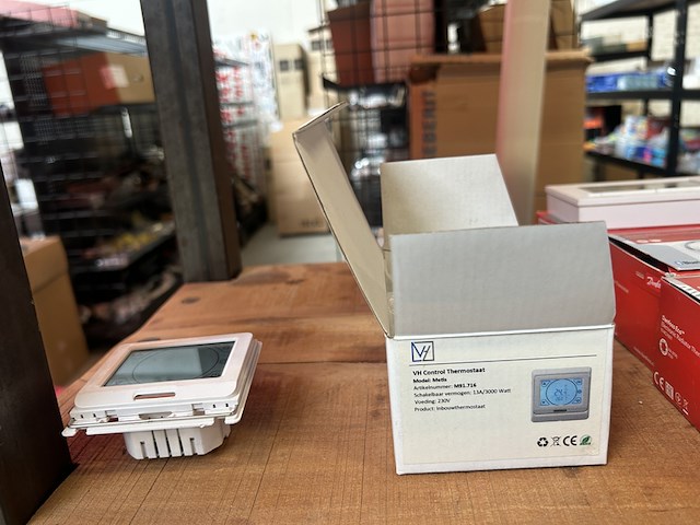Ca. 12x diversen thermostaten, panasonic, remeha, honeywell - afbeelding 3 van  9