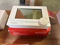Ca. 12x diversen thermostaten, panasonic, remeha, honeywell - afbeelding 5 van  9