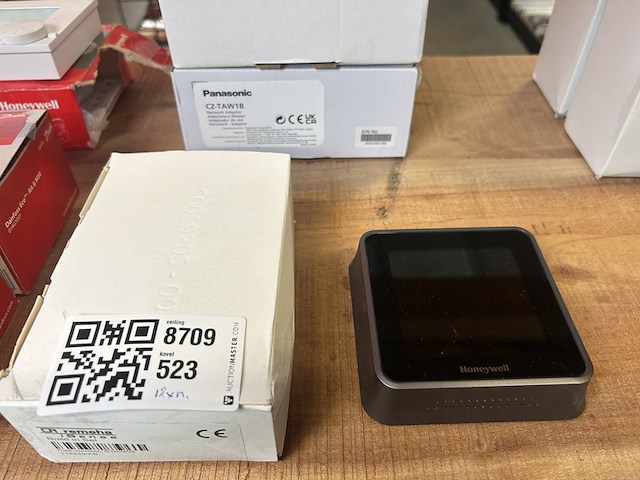 Ca. 12x diversen thermostaten, panasonic, remeha, honeywell - afbeelding 9 van  9