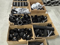 Ca. 12x doos pe bochten, t-stukken en verlopen, geberit, zwart - afbeelding 1 van  11