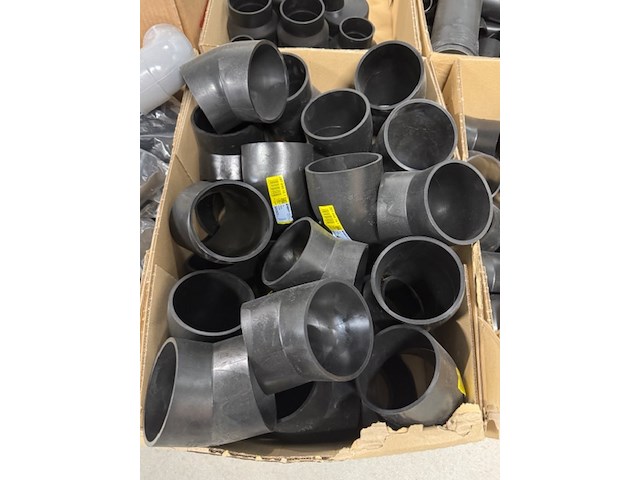 Ca. 12x doos pe bochten, t-stukken en verlopen, geberit, zwart - afbeelding 5 van  11