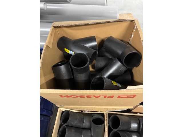 Ca. 12x doos pe bochten, t-stukken en verlopen, geberit, zwart - afbeelding 9 van  11