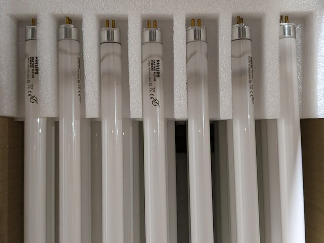 Ca. 12x doos tl-buizen, philips, master tl5 he 35w/830, warm wit, (145 cm) - afbeelding 3 van  4