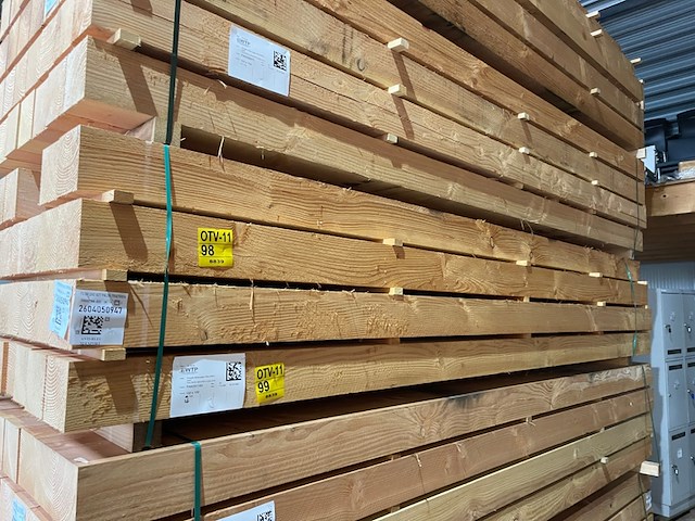Ca. 12x douglas balken fijnbezaagd, 150x150mm, lengte 400cm - afbeelding 4 van  4
